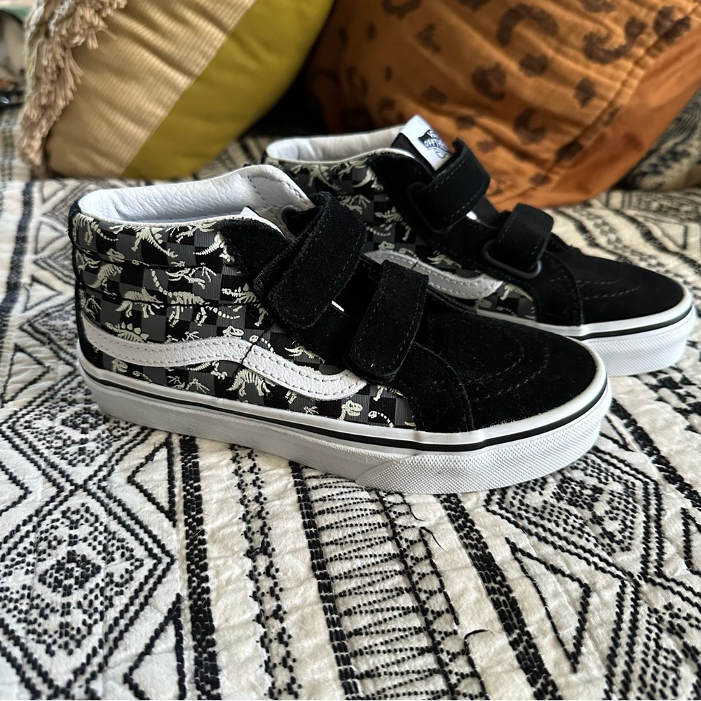 Vans hi tops kids size 1.5, glow in the dark skeleton sharks